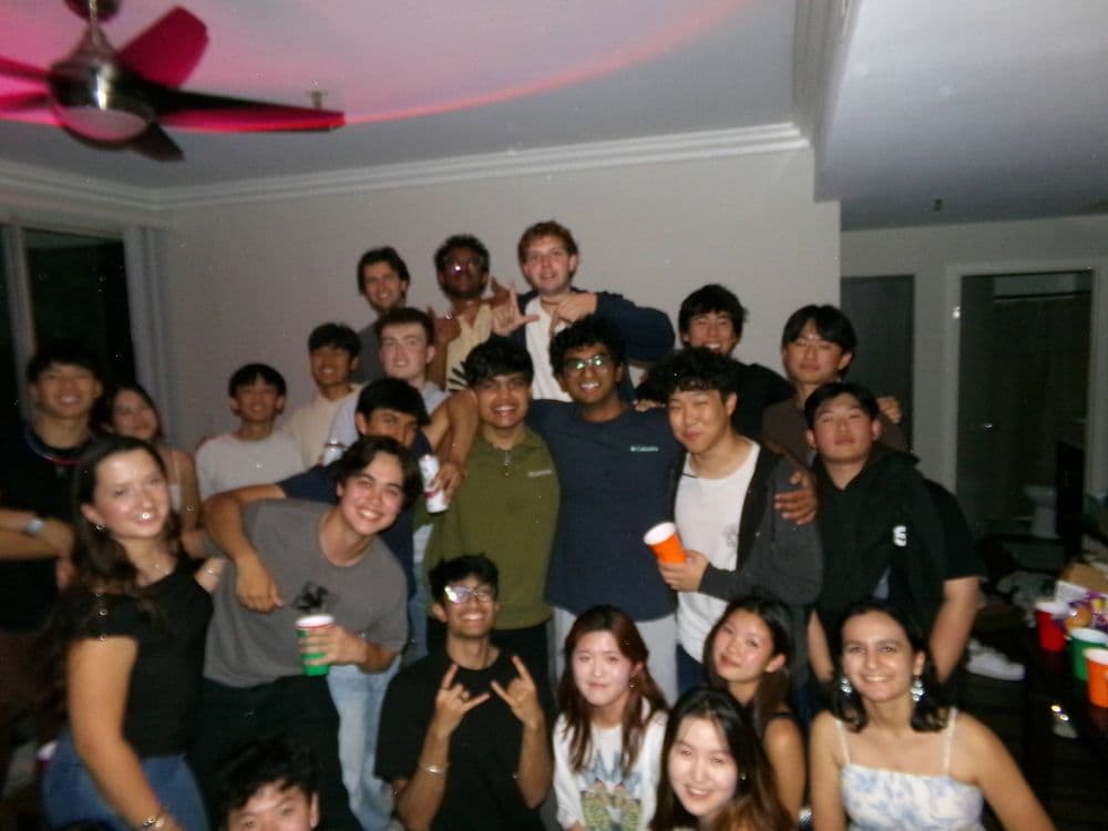 A house kickback with the whole team